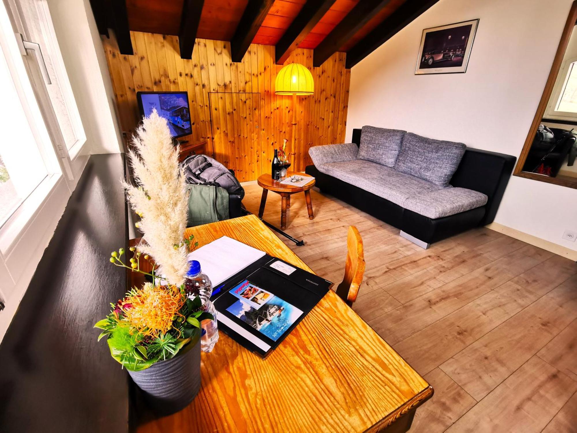 Hotel Alpenblick-Leukerbad-Therme Pokoj fotografie