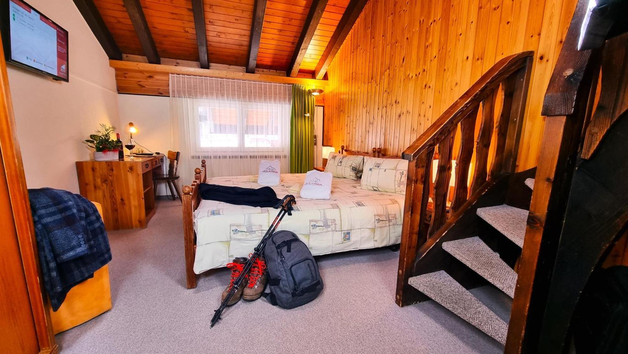 Hotel Alpenblick-Leukerbad-Therme Pokoj fotografie